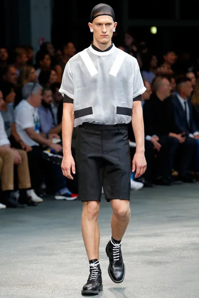 Look 34